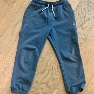 Vineyard Vines Performance Joggers - size 5
